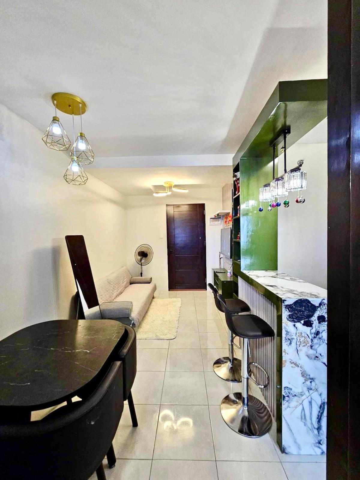 Emerald Isle Staycation Apartment